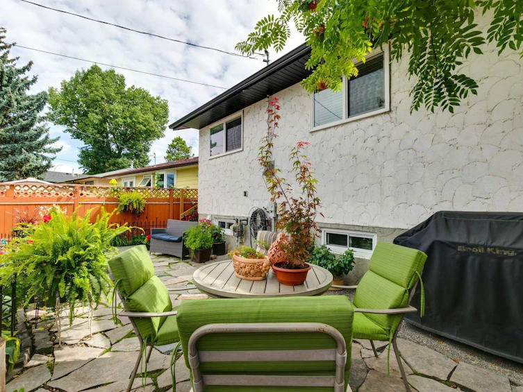 299 Doverview Crescent SE, Calgary, AB, T2B 1Y7 - 4