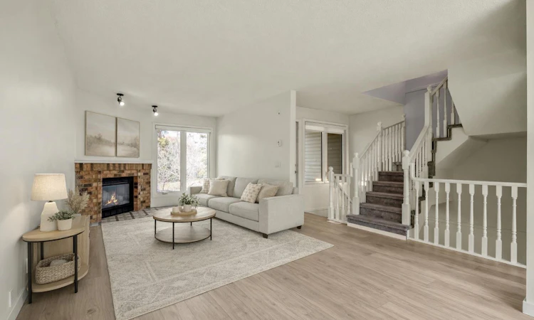 103 Coachway Lane SW