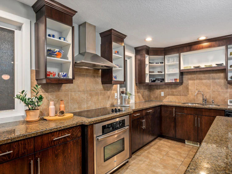 2915 17 Street SW, Calgary, AB, T2T 4N6 - 16