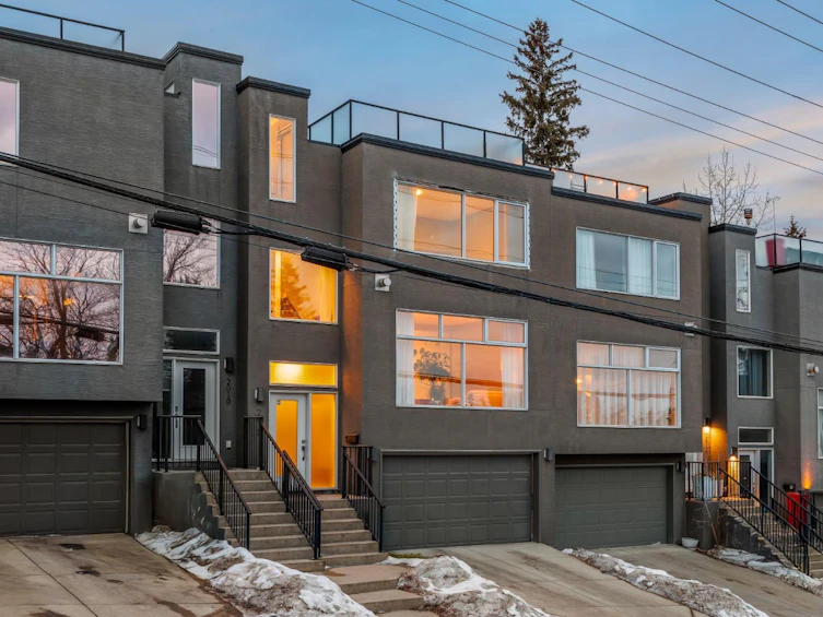 2915 17 Street SW, Calgary, AB, T2T 4N6