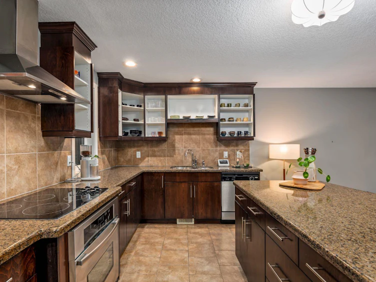 2915 17 Street SW, Calgary, AB, T2T 4N6 - 12