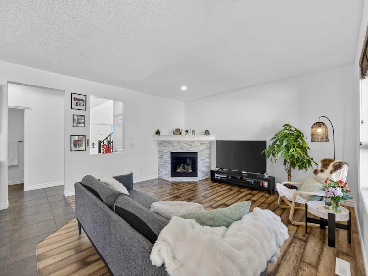 340 Prestwick Terrace SE, Calgary, AB, T2Z 0H4 - 4
