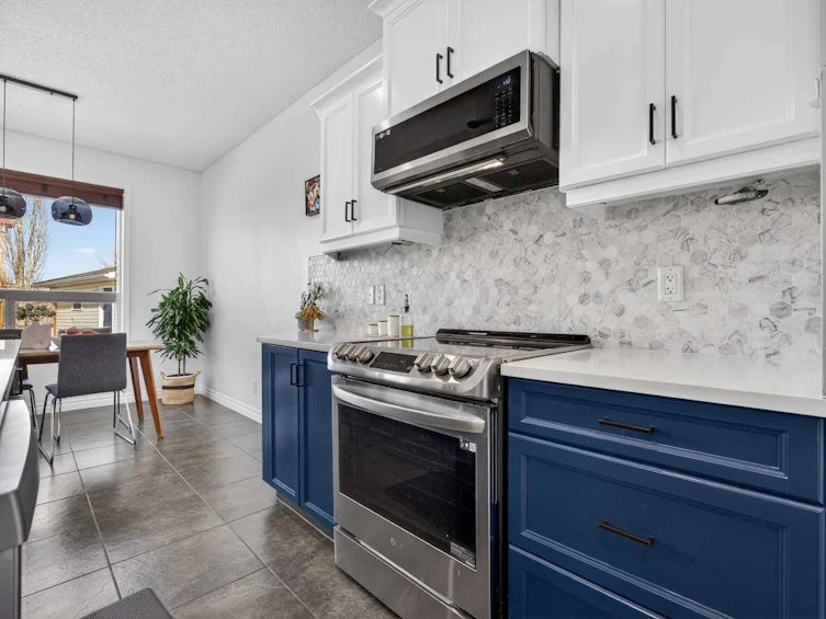 340 Prestwick Terrace SE, Calgary, AB, T2Z 0H4 - 9