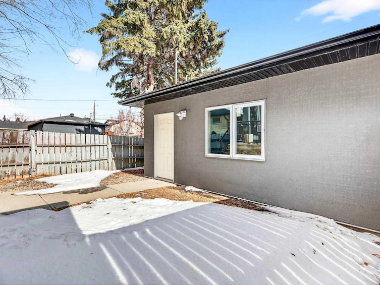 3736 44 Street SW, Calgary, AB, T3E 3S2 - 47