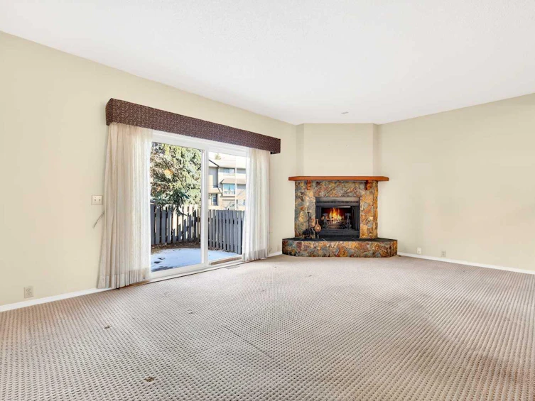 172 Glamis Terrace SW, Calgary, AB, T3E 6V3 - 4