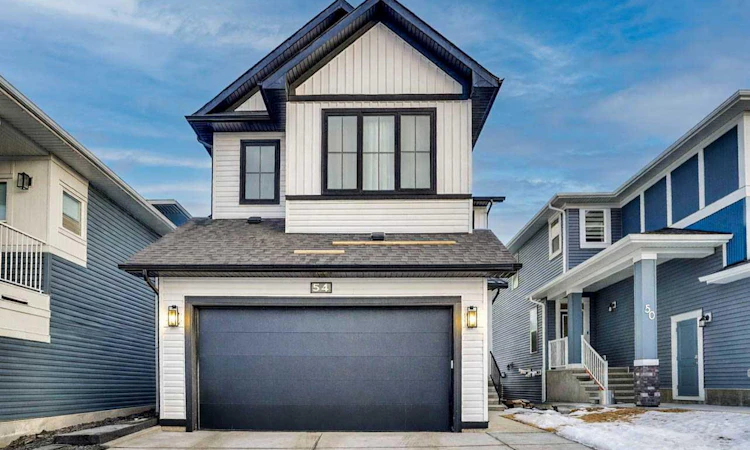54 Calhoun Crescent NE