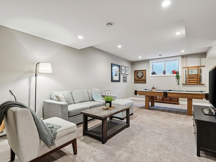 4804 21 Avenue NW, Calgary, AB, T3B 0W9 - 21