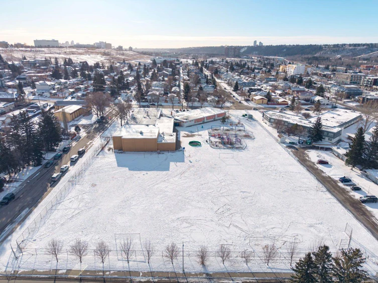 4804 21 Avenue NW, Calgary, AB, T3B 0W9 - 37