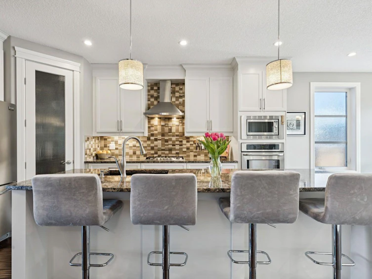 4804 21 Avenue NW, Calgary, AB, T3B 0W9 - 6