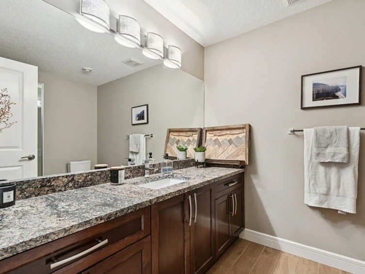 4804 21 Avenue NW, Calgary, AB, T3B 0W9 - 28