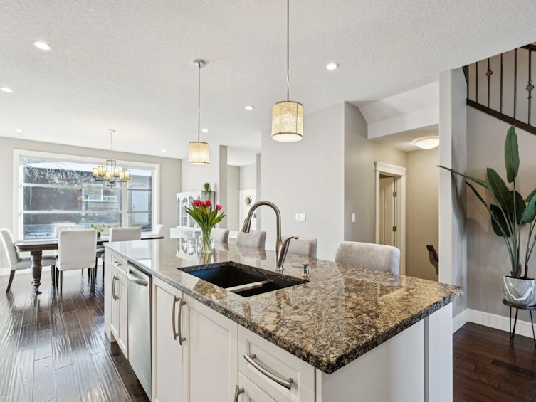 4804 21 Avenue NW, Calgary, AB, T3B 0W9 - 7