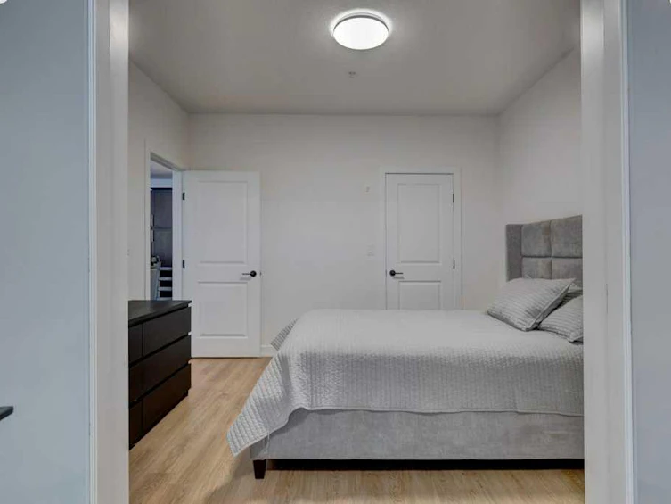 31-35 Inglewood Park SE, Calgary, AB, T2G 1B5 - 24
