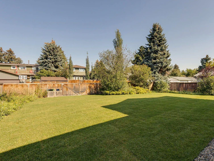 308 Silvergrove Drive NW, Calgary, AB, T3B 4M5 - 3