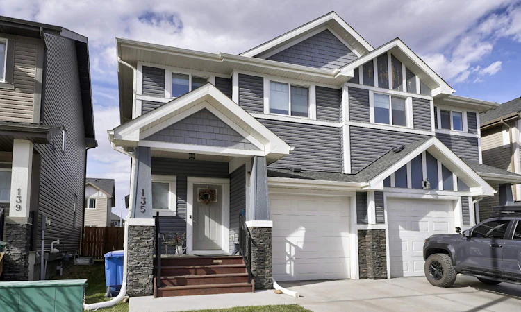 135 Reunion Loop NW
