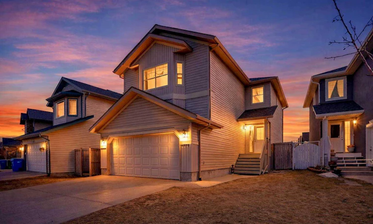 17 Taracove Crescent NE