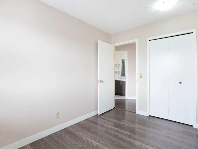 17 Martindale Drive NE, Calgary, AB, T3J 2V7 - 15