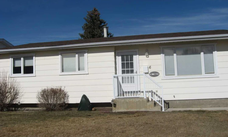 6 Westrose Avenue W