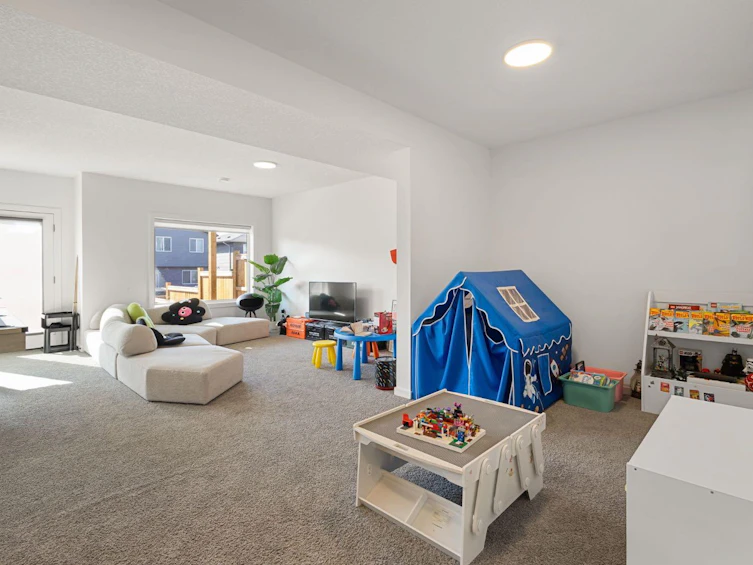 75 Royston Heath NW, Calgary, AB, T3L 0K3 - 33