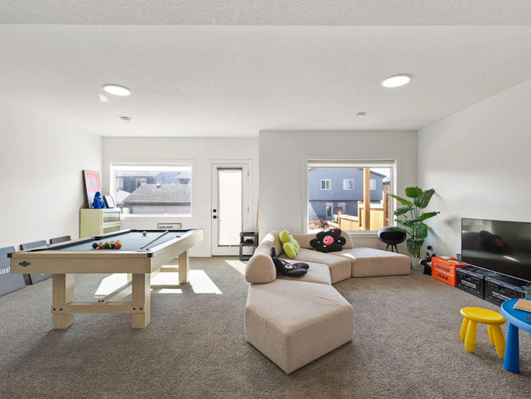 75 Royston Heath NW, Calgary, AB, T3L 0K3 - 32