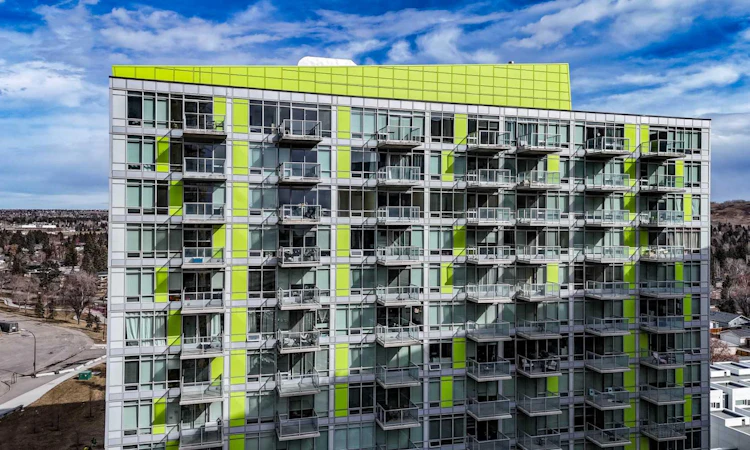 905-30 Brentwood Common NW
