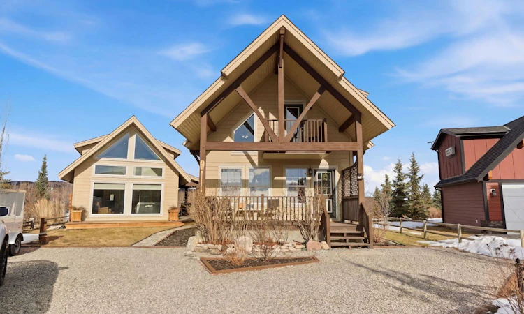 212 Cottageclub Crescent