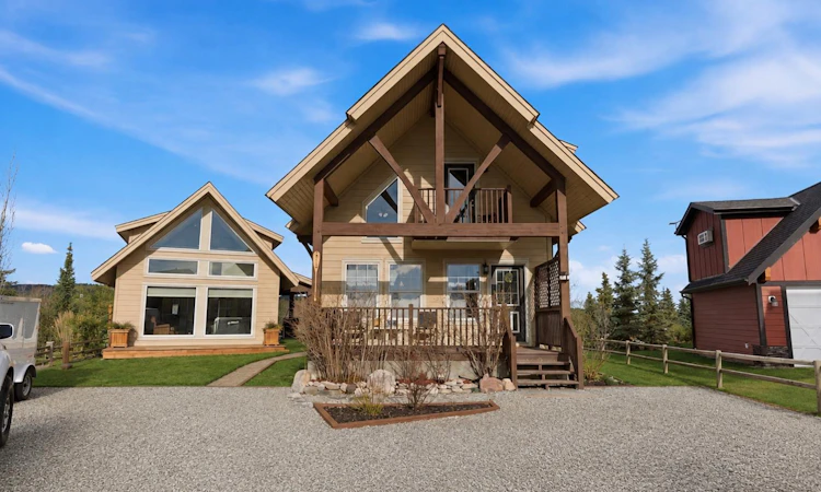 212 Cottageclub Crescent