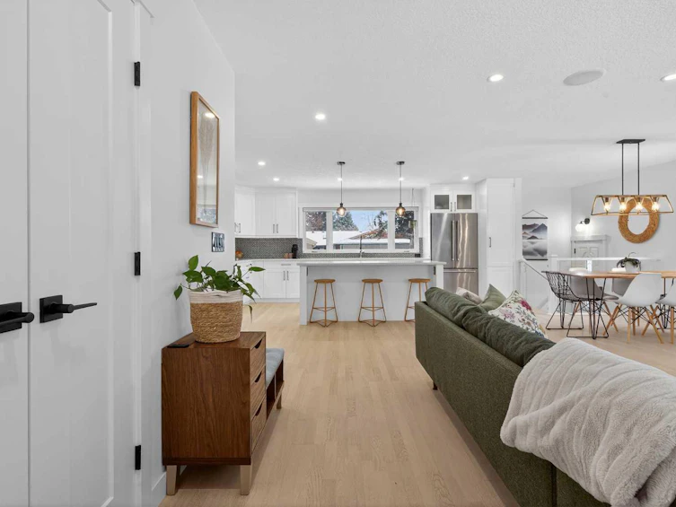 812 Acadia Drive SE, Calgary, AB, T2J 0C5 - 3