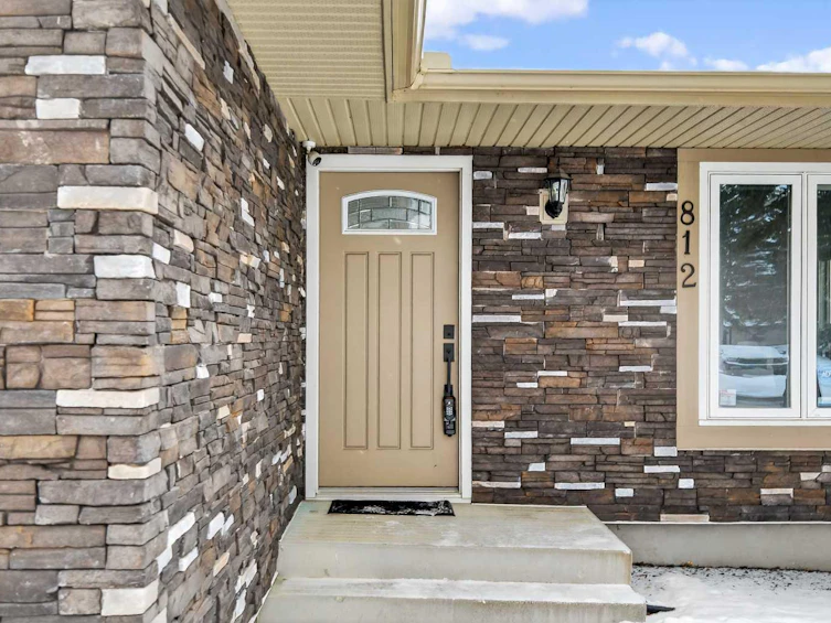 812 Acadia Drive SE, Calgary, AB, T2J 0C5 - 2