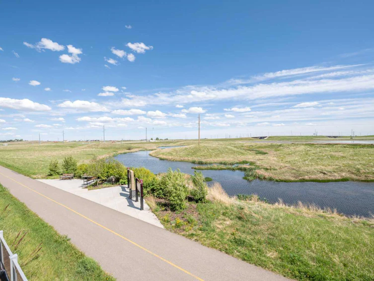 100 Copperstone Villas SE, Calgary, AB, T2Z 5E3 - 24