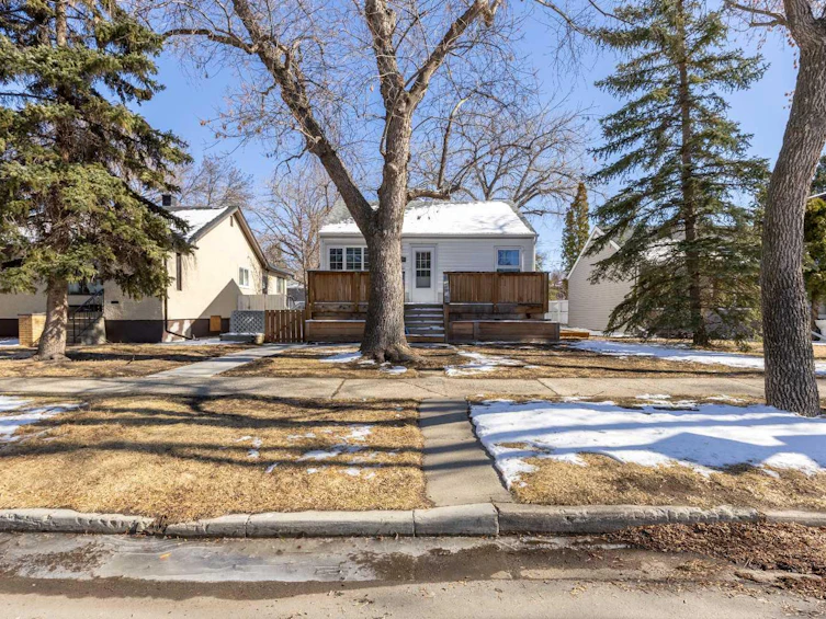 957 12 Street S, Lethbridge, AB, T1J 2S8 - 2