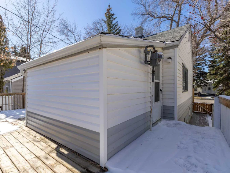 957 12 Street S, Lethbridge, AB, T1J 2S8 - 30