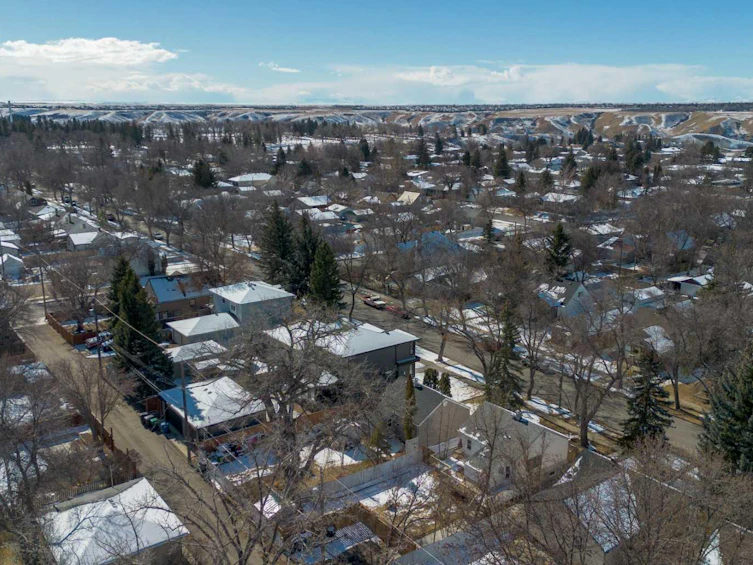 957 12 Street S, Lethbridge, AB, T1J 2S8 - 45