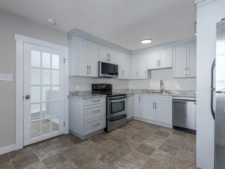 957 12 Street S, Lethbridge, AB, T1J 2S8 - 10