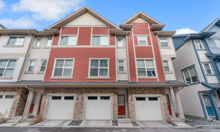 34 New Brighton Point SE