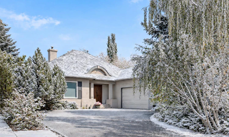 33 Ridge Pointe Drive