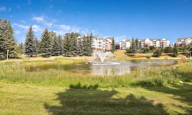 1103-1103 Hawksbrow Point NW