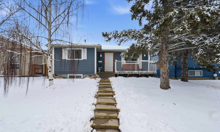 72 Falchurch Road NE