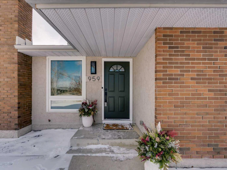 959 Parkwood Way SE, Calgary, AB, T2J 3V4 - 3