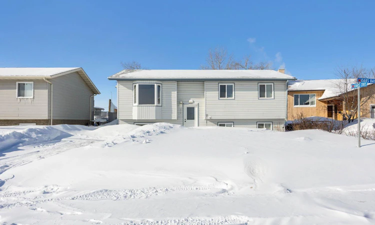 173 Oaks Crescent