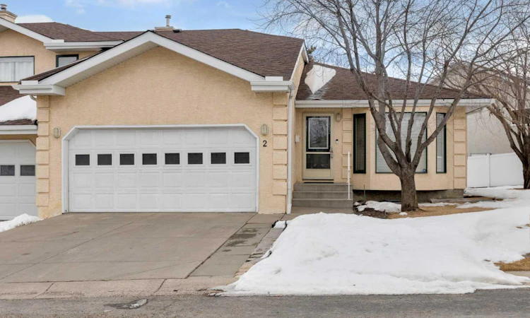 2-200 Sandstone Drive NW