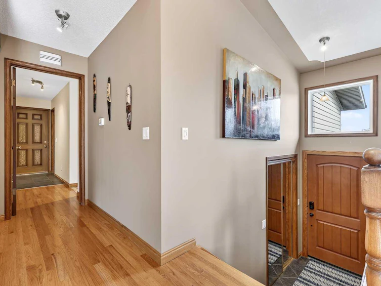 5027 Norris Road NW, Calgary, AB, T2K 5R6 - 2