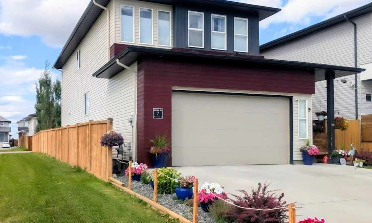 7 Greywolf Road N
