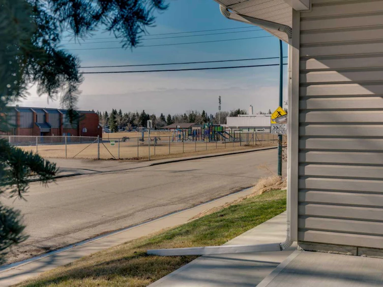 9939 Maplecreek Drive SE, Calgary, AB, T2J 1T4 - 40