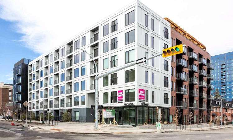 111-310 15 Avenue SW