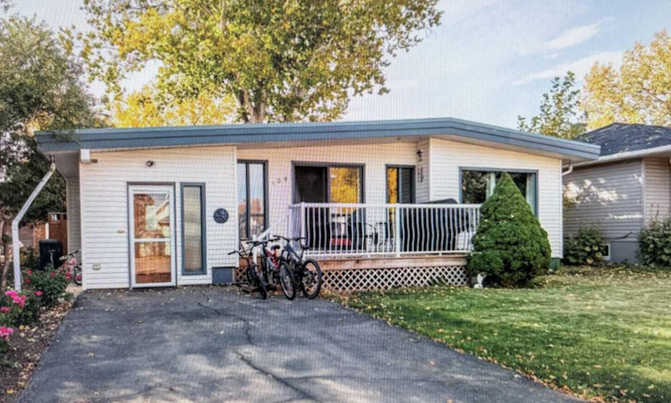 108 2 Street W