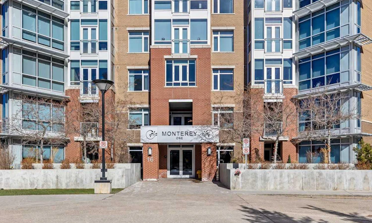 310-16 Varsity Estates Circle NW