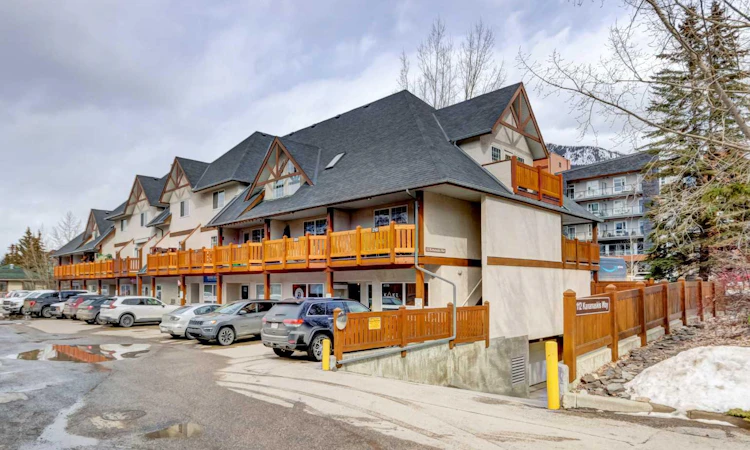 210-112 Kananaskis Way