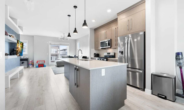 20 Cornerstone Manor NE
