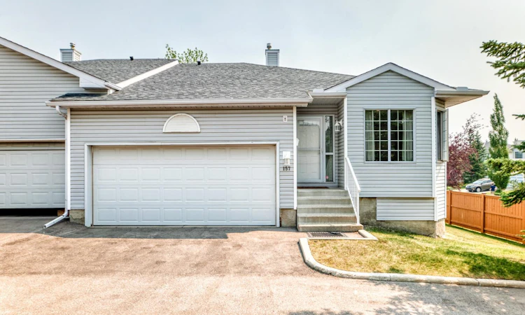 157 Hawkstone Manor NW