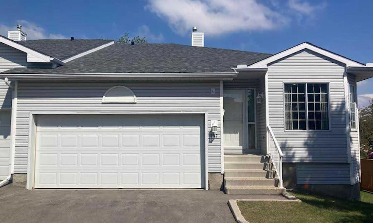 157 Hawkstone Manor NW